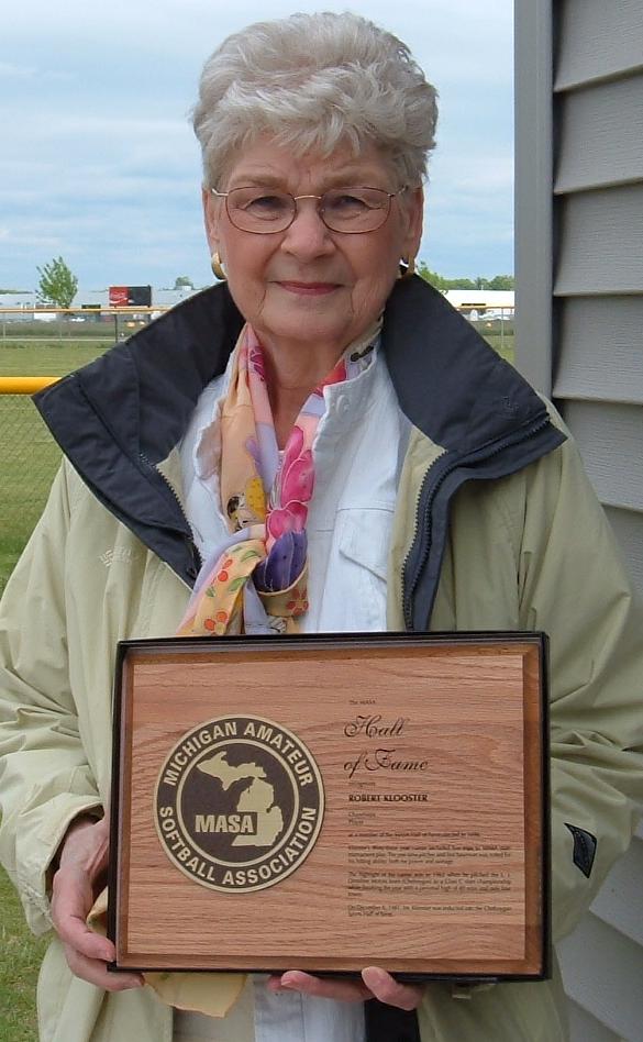  Bob's wife, Eloise, with a plaque from MASA